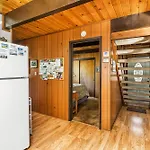 Lakefront Cozy Cabin On The Cove