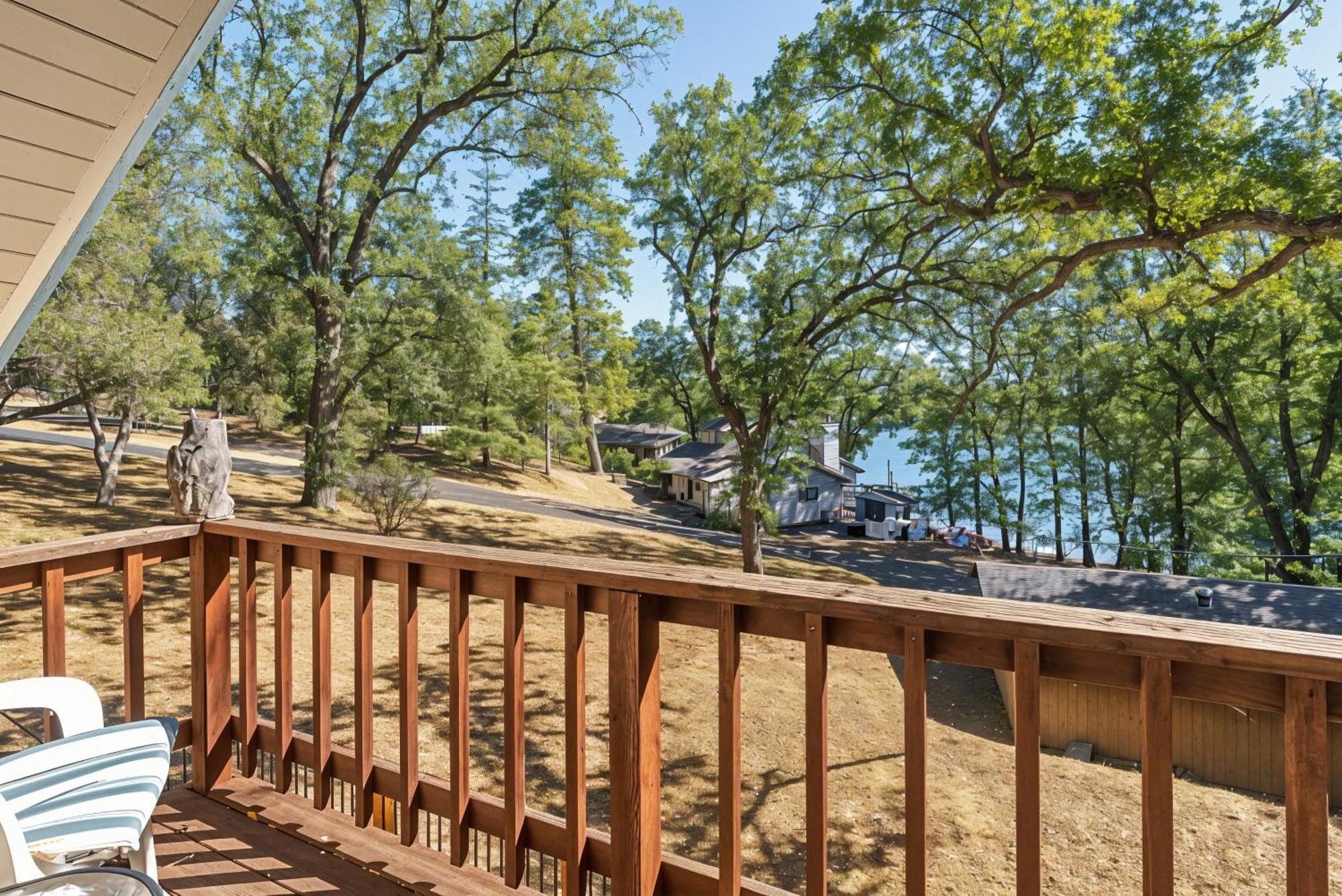 Lakefront Cozy On The Cove Holiday home